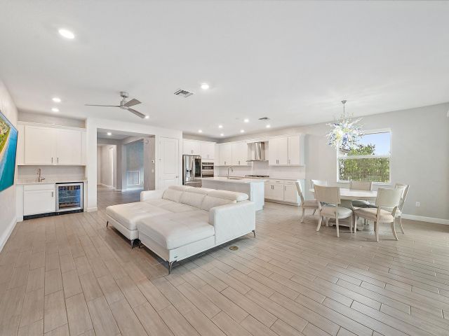 Home for sale at 10616 Starling Way - photo 6719592