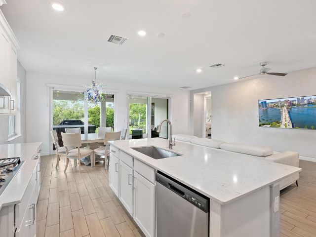 Home for sale at 10616 Starling Way - photo 6719595