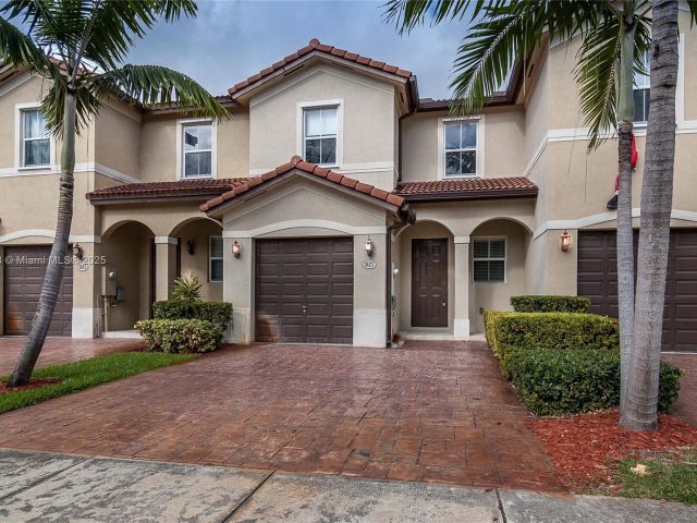 3-bedroom home for rent in Miami - 1027 NE 207th St 1027 - MondialRealty