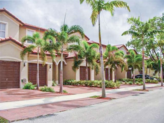 3-bedroom home for rent in Miami - 1027 NE 207th St 1027 - MondialRealty