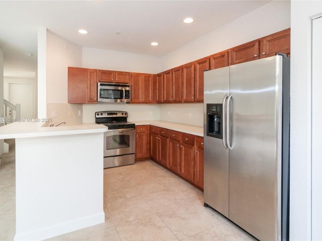 3-bedroom home for rent in Miami - 1027 NE 207th St 1027 - MondialRealty