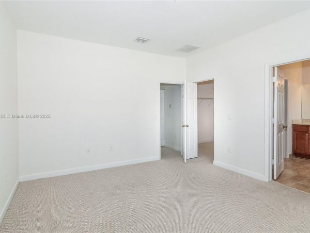 3-bedroom home for rent in Miami - 1027 NE 207th St 1027 - MondialRealty