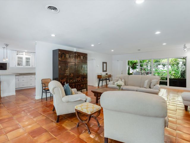 Home for sale at 310 NW 18th Street - photo 6707813