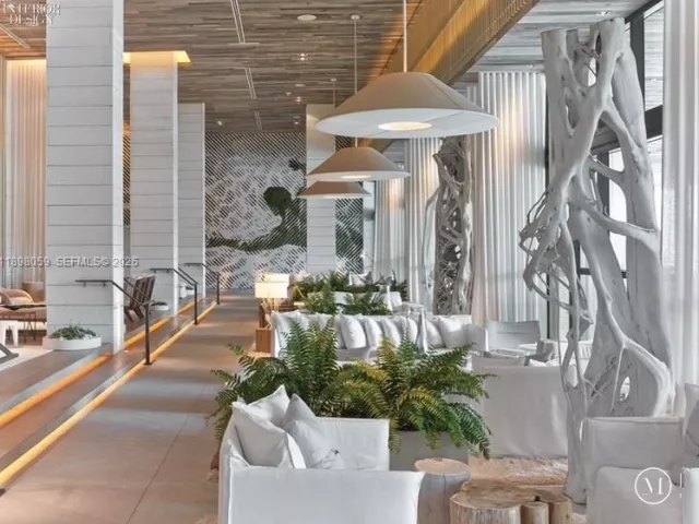 condo for rent in Miami Beach - 2301 Collins Ave 843 - MondialRealty