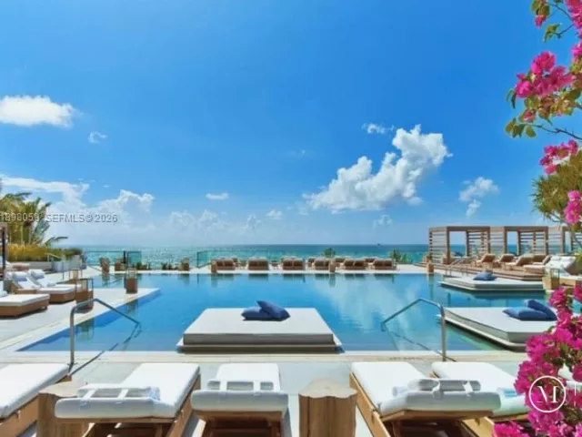 condo for rent in Miami Beach - 2301 Collins Ave 843 - MondialRealty