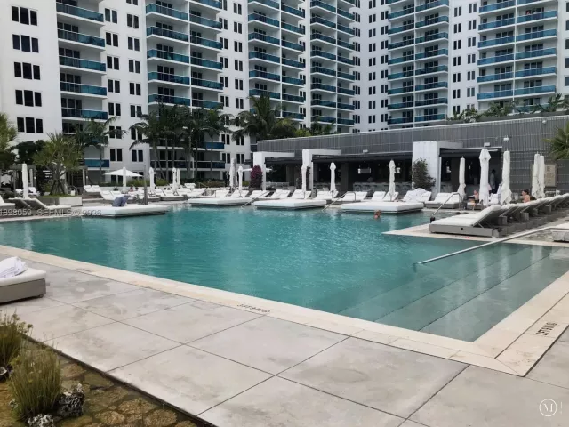 condo for rent in Miami Beach - 2301 Collins Ave 843 - MondialRealty