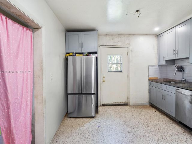 Home for sale at 431 NW 116th St - photo 7446176