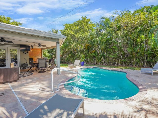 Home for sale at 3098 NE 5th Avenue - photo 6701611