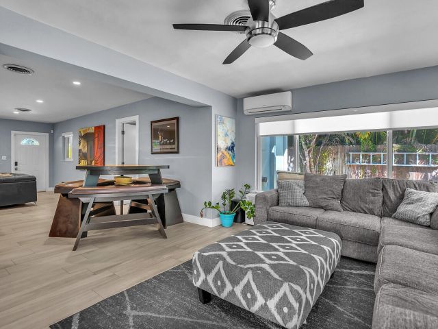 Home for sale at 3098 NE 5th Avenue - photo 6701621