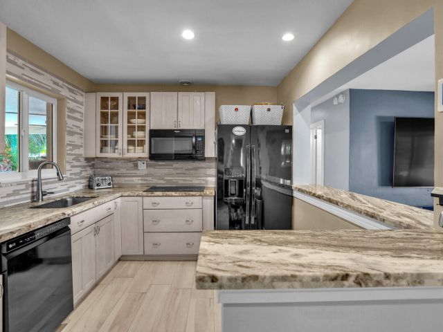 Home for sale at 3098 NE 5th Avenue - photo 6701625