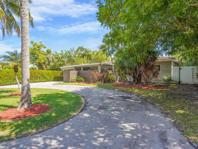 Home for sale at 3098 NE 5th Avenue - photo 6701628