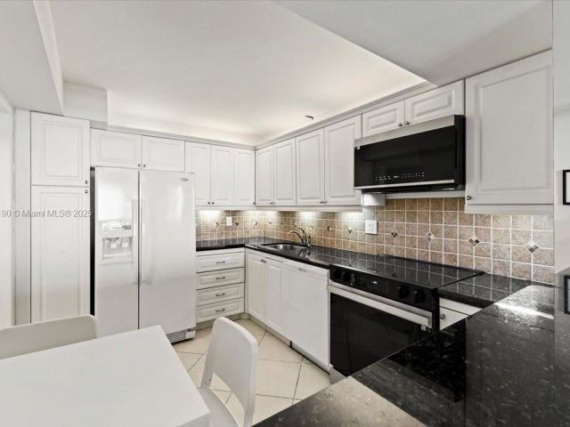 Apartment for sale  Unit #2004 - photo 6701168