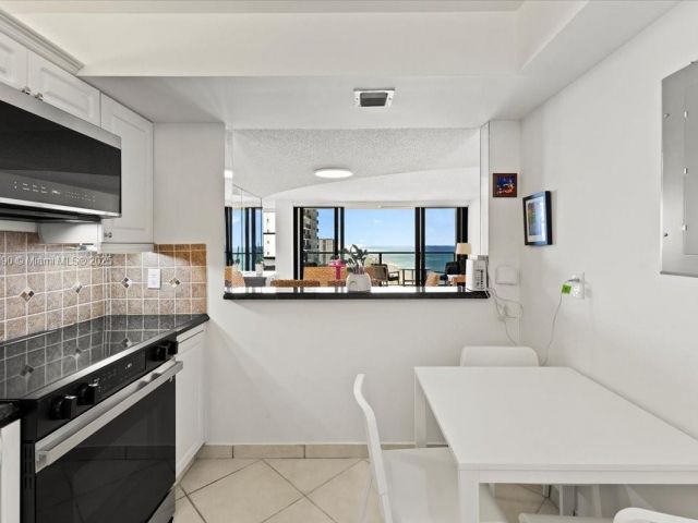 Apartment for sale  Unit #2004 - photo 6701169