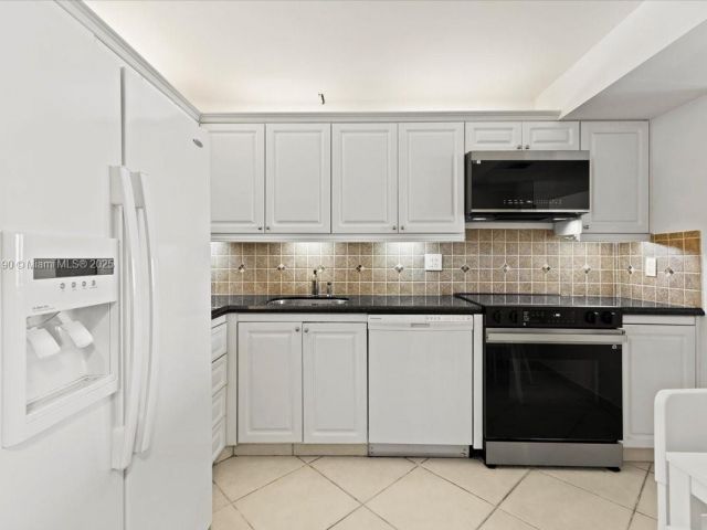 Apartment for sale  Unit #2004 - photo 6701171