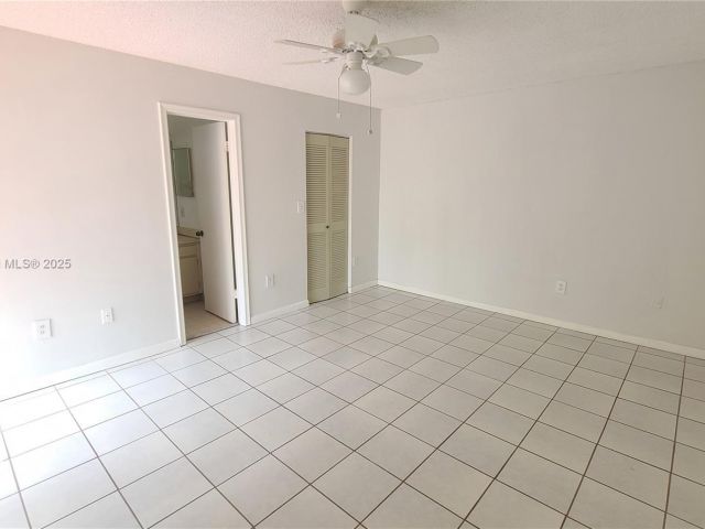 2-bedroom home for rent in Miami - 13458 SW 62nd St Q105 - MondialRealty