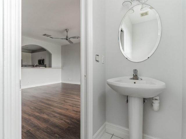 Home for rent at 310 NW 1st Street - photo 6707822