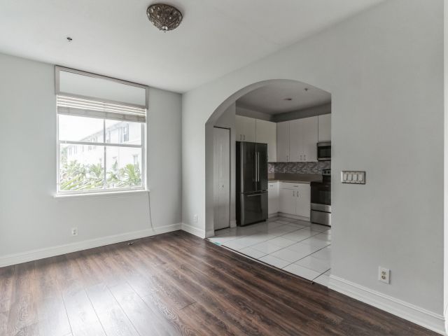 Home for rent at 310 NW 1st Street - photo 6707826