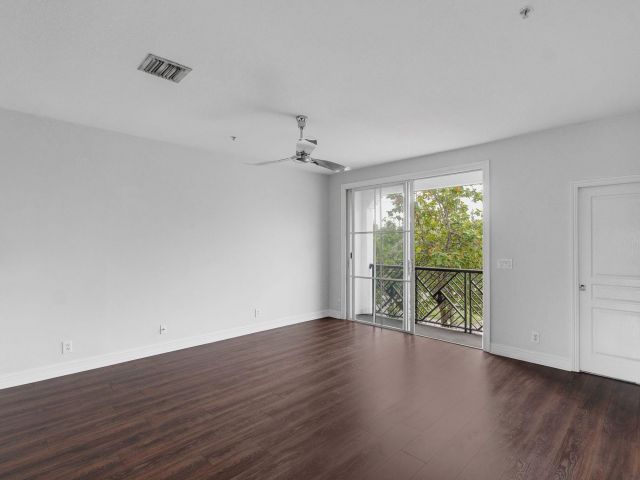 Home for rent at 310 NW 1st Street - photo 6707828
