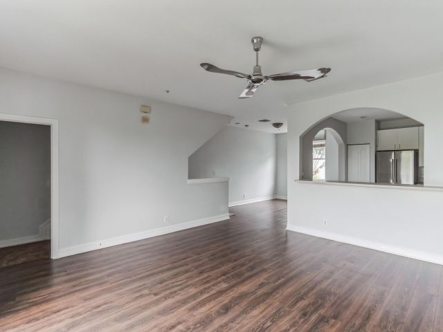 Home for rent at 310 NW 1st Street - photo 6707830