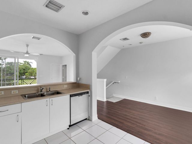 Home for rent at 310 NW 1st Street - photo 6707832