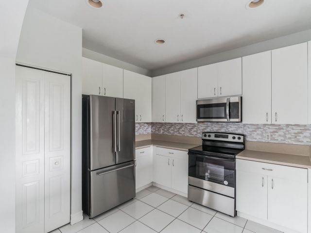 Home for rent at 310 NW 1st Street - photo 6707834