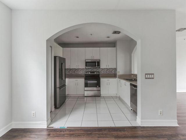 Home for rent at 310 NW 1st Street - photo 6707835