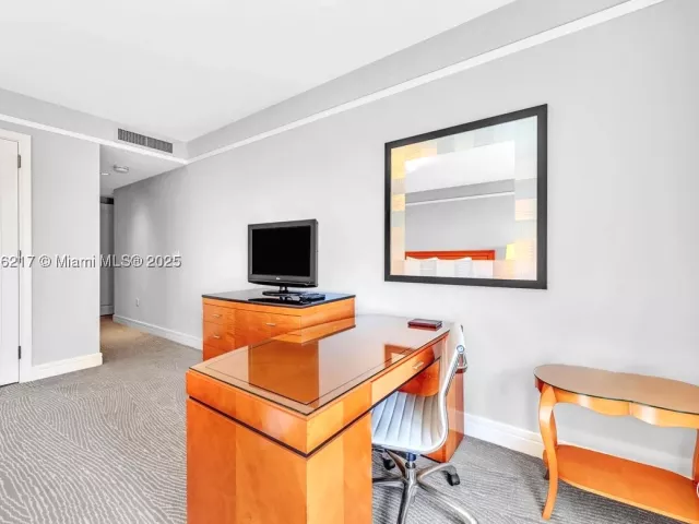 1-bedroom condo for sale in Miami - 1435 Brickell Ave 3603 - MondialRealty