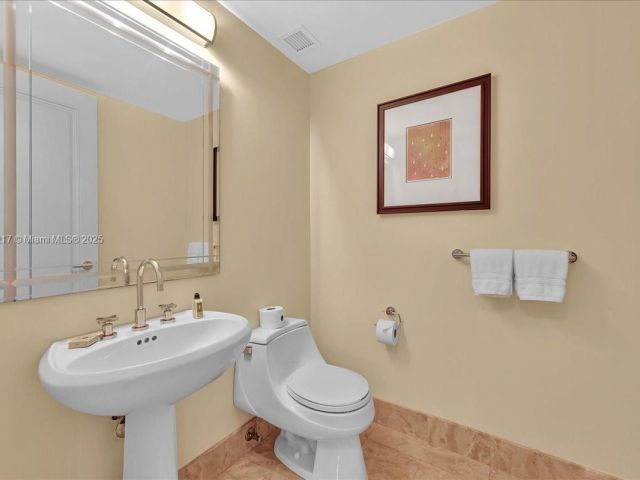 Apartment for sale  Unit #3603 - photo 6700709