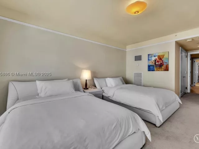 2-bedroom condo for sale in Miami - 1435 Brickell Ave 3112 - MondialRealty