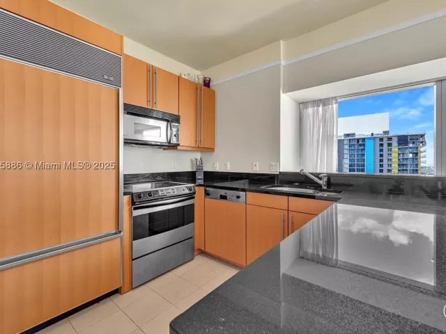 2-bedroom condo for sale in Miami - 1435 Brickell Ave 3112 - MondialRealty