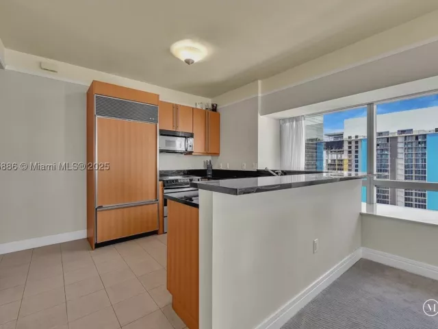2-bedroom condo for sale in Miami - 1435 Brickell Ave 3112 - MondialRealty