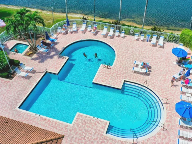 3-bedroom home for sale in Boca Raton - 6770 Via Regina - MondialRealty