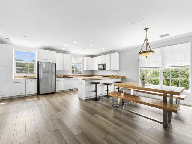 Home for sale at 1100 Cabana Road - photo 6725276