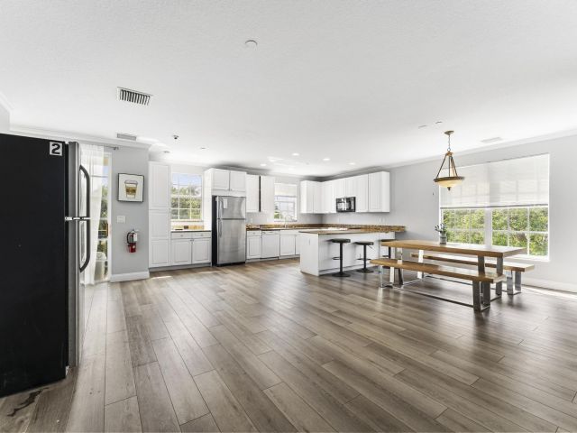 Home for sale at 1100 Cabana Road - photo 6725278