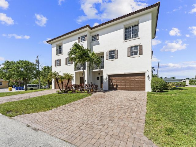 Home for sale at 1100 Cabana Road - photo 6725286