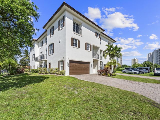 Home for sale at 1100 Cabana Road - photo 6725288