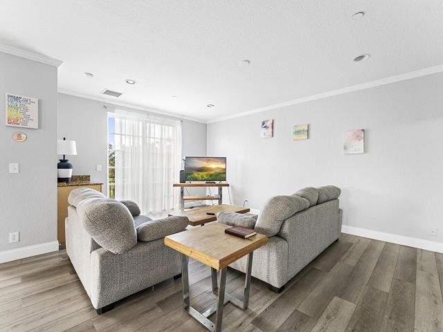 Home for sale at 1100 Cabana Road - photo 6725290