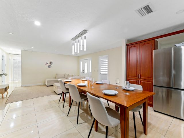 Home for rent at 2128 Dock Street - photo 6717311