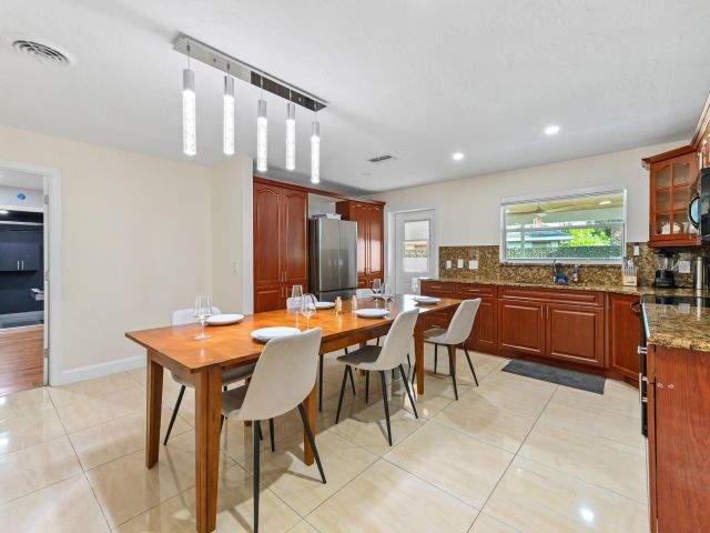 Home for rent at 2128 Dock Street - photo 6717313