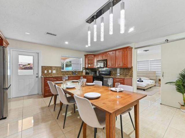 Home for rent at 2128 Dock Street - photo 6717314