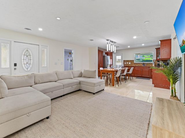 Home for rent at 2128 Dock Street - photo 6717316