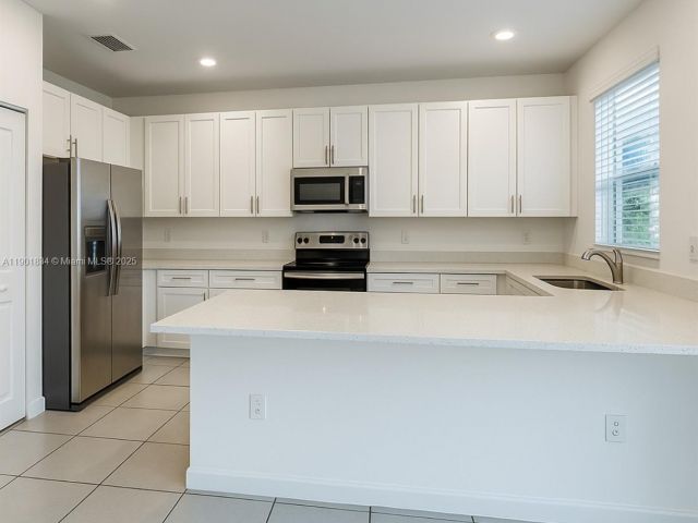 3-bedroom home for rent in Homestead - 2664 SE 19th St 2664 - MondialRealty