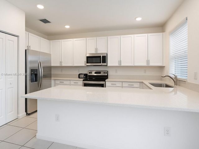 3-bedroom home for rent in Homestead - 2664 SE 19th St 2664 - MondialRealty