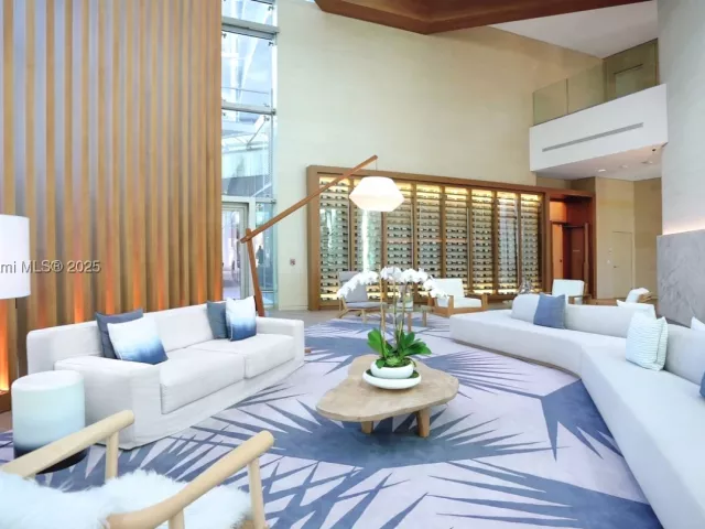 2-bedroom condo for rent in Fort Lauderdale - 2200 N Ocean Blvd N504 - MondialRealty