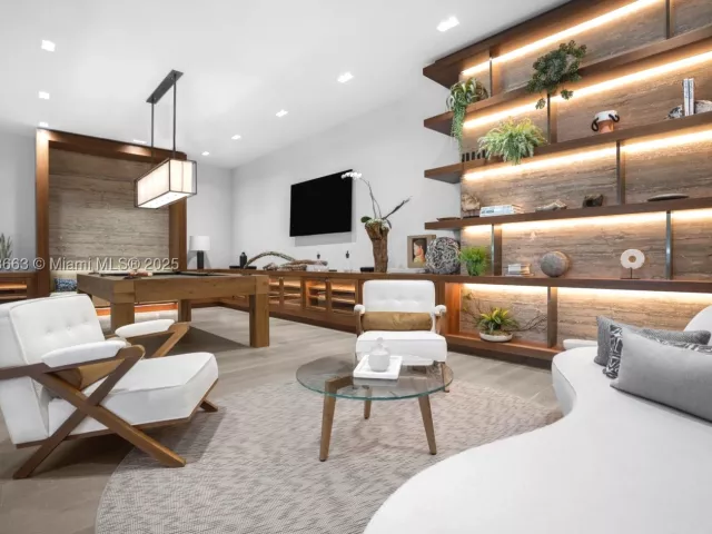 2-bedroom condo for rent in Fort Lauderdale - 2200 N Ocean Blvd N504 - MondialRealty