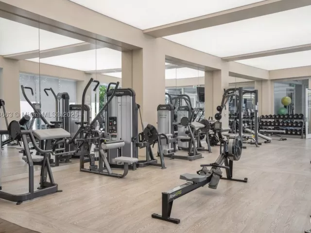 2-bedroom condo for rent in Fort Lauderdale - 2200 N Ocean Blvd N504 - MondialRealty