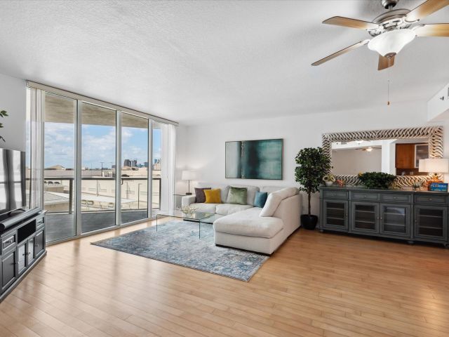 Apartment for sale  Unit #901 - photo 6769799