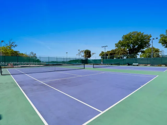 2-bedroom condo for sale in Sunny Isles Beach - 100 Bayview Dr 1901 - MondialRealty