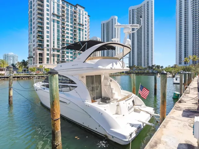 2-bedroom condo for sale in Sunny Isles Beach - 100 Bayview Dr 1901 - MondialRealty