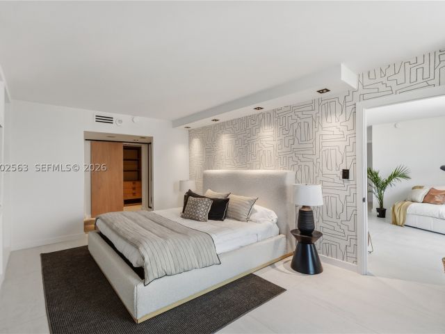 2-bedroom condo for sale in Sunny Isles Beach - 100 Bayview Dr 1901 - MondialRealty